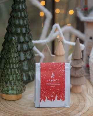 ✨ NÁŠ TIP NA VÁNOCE ✨ „Vánoční edici pražíme tak, aby šálek podtrhl sváteční atmosféru – jemný, čistý a voňavý.“ — Patrik...